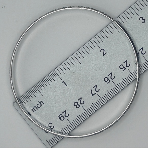 Beautiful Vintage Sterling Silver Bangle with amazing paisley design by Beau - Picture 11 of 12